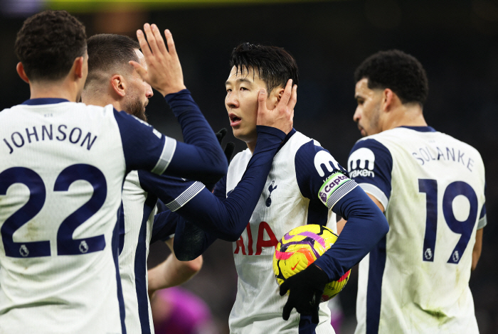 Hwang Hee-chan, the 2nd goal in pain greater than the goal, commemorates the Jeju Air plane disaster → played more earnestly...Korean THE B Son Heung-min is so sad and sad as a Korean citizen