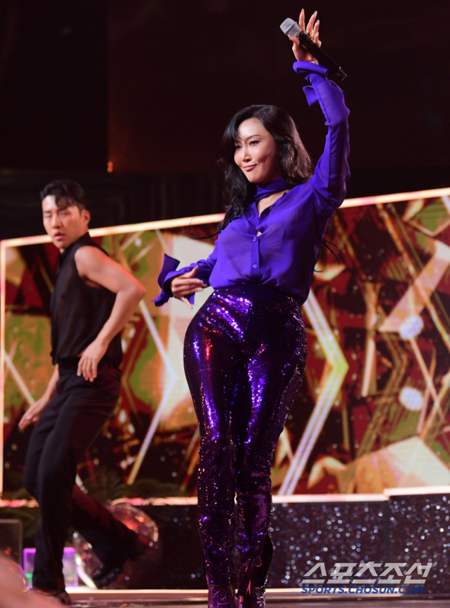  I'm crying and throwing up, anorexia and depression...Hwasa confessed her harsh diet (SBS Special) 