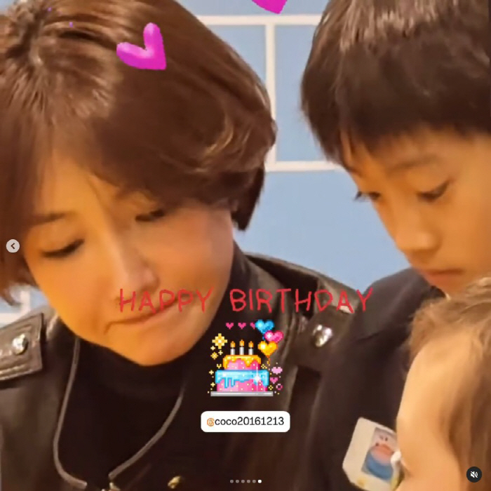 Kim Young-ah, a birthday party for Ko Jun-hee and her son after the second breakup with an entertainment tycoon, I hope you'll always be funny next year