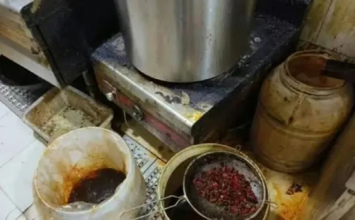 Hot Pot Restaurant Dulmi Recycle Remaining Chili Oil...To make it taste good