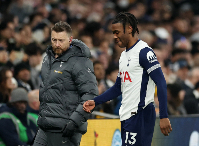  Tottenham Udoji in Shock, Hamstring Injury Out 8 Weeks...Collapse of defense line → Postecoglou caused