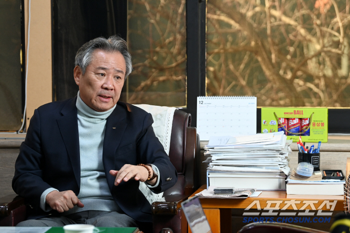 Lee Ki-heung, a candidate for a third consecutive term, will leave even before the end of his term if he is established as a national sport without possession or self-interest (Relay Interview with Candidate of the President of the Korea Sports Council)