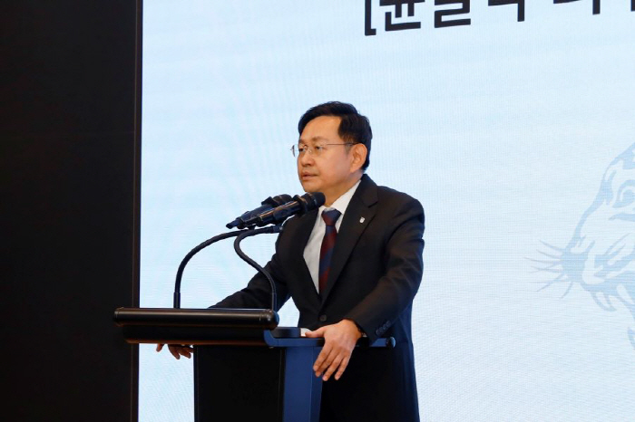  Yun Eul-sik, Vice-Chancellor and Medical Center Director of Korea University, will lay the foundation for a new future