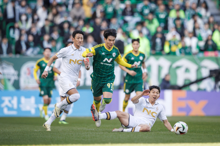 The ordinary truth proved by a family...Jeonbuk's Dreaming Reading Club Returns, The Answer Is Simple