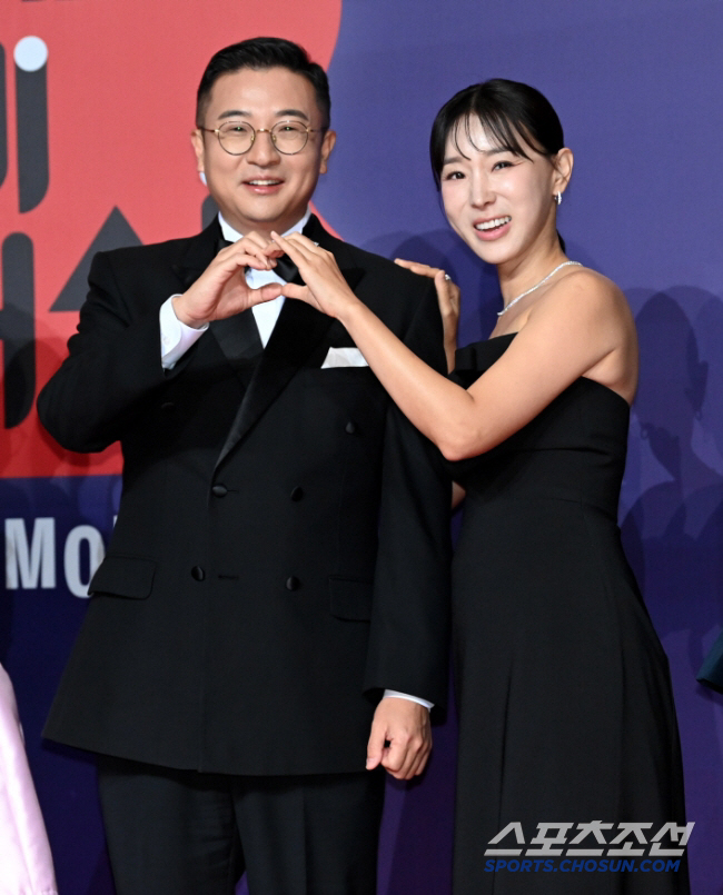  Lee Ji-hye, ♥ Did you make up with Moon Jae-wan...Good job on your new year's rice cake soup