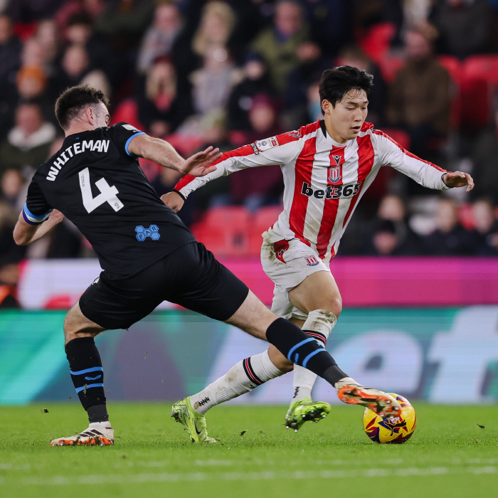 You're crazy, aren't you? Scene of a disgusting dirty exit in front of Bae Jun-ho...Man Utd, Direct Exit