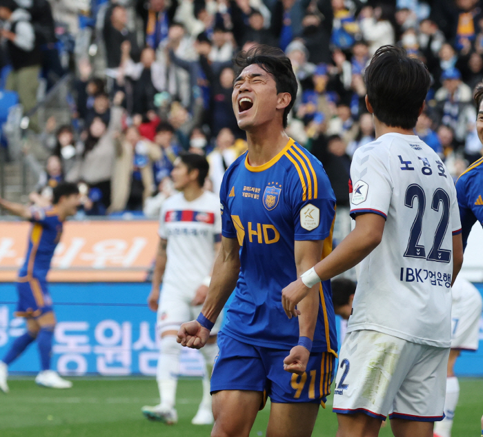  Complete retirement miracle ending Park Joo-young signed an official coach contract for Ulsan for three consecutive losses...First shot at Dubai camp