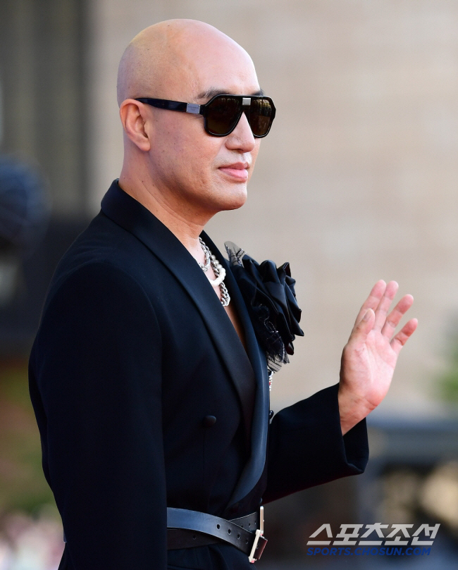  Hong Seok-cheon, who scolded the bereaved family for their malicious comments, I'll fight for you