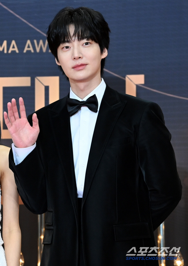  Ahn Jae-hyun, who became sick, but out of last year's total expenditure of 13.71 million won, more than 6 million won for hospital expenses (Na Hon-san)