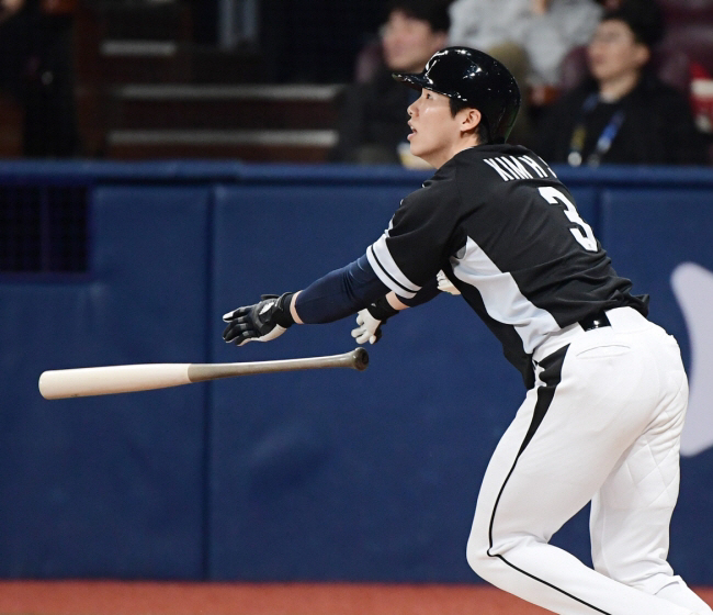 Betlux's backup infielder Kim Hye-sung welcomes LAD to a three-year, 12.5 million contract, friend wild welcome