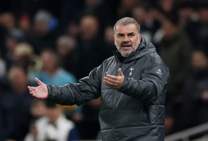 Does a manager discuss the level of a hard-hitting crisis? Coach Postecoglou's flippant remarks, which discouraged prospect Yang Min-hyuk, are destroying Tottenham