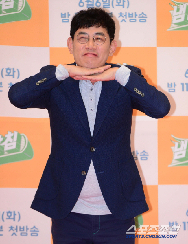 Lee Kyung-gyu's personality controversy broke out..He's half-legged. Producer Kim is so old