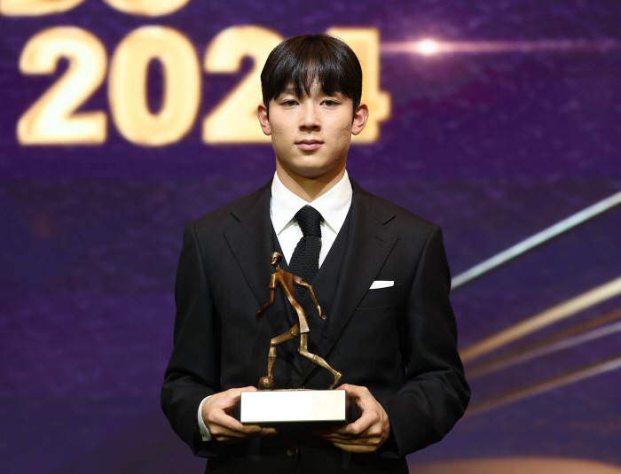 Yang Min-hyuk's remark on Postecoglou's disregard for Korea came from a place with a huge difference from the EPL.I don't have any plans to debut yet