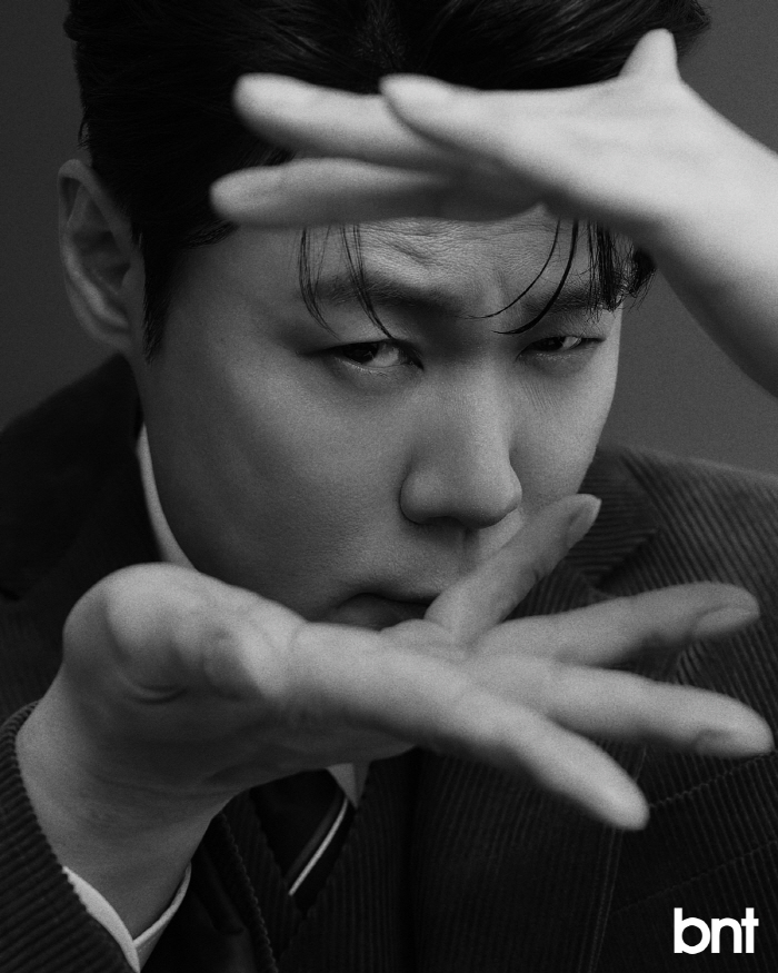 CHOI HYUN SUK, a black and white chef. Of course, I'll come to my prim ...