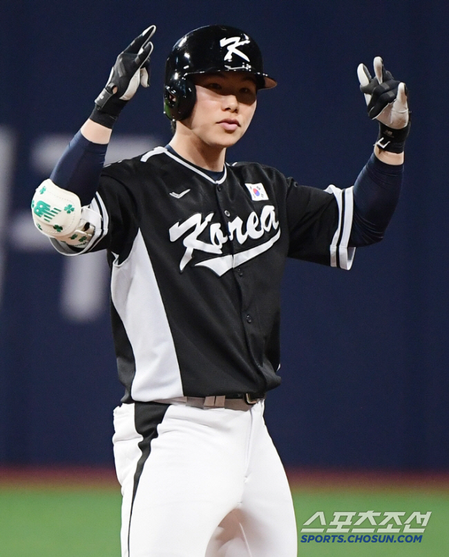 Kim Ha-sung and Lee Jung-hoo went straight to nominate for the Rookie of the Year award.. Kim Hye-sung is not mentioned as a candidate for the 2025 Rookie of the Year