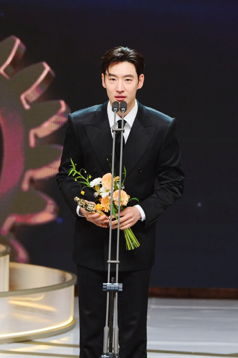  MBC's acting grand prize, the main character is Han Seok-gyu...Lee Ha-nui, Yoo Yeon-seok, and Lee Je-hoon are the best