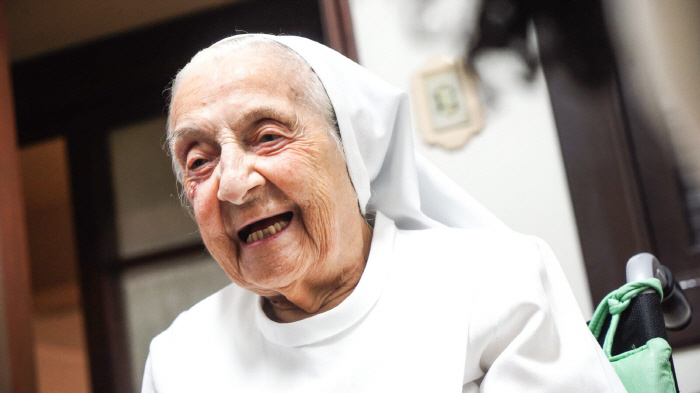 World's Oldest Brazilian Sister at 116...My secret to living a long life is soccer passion?