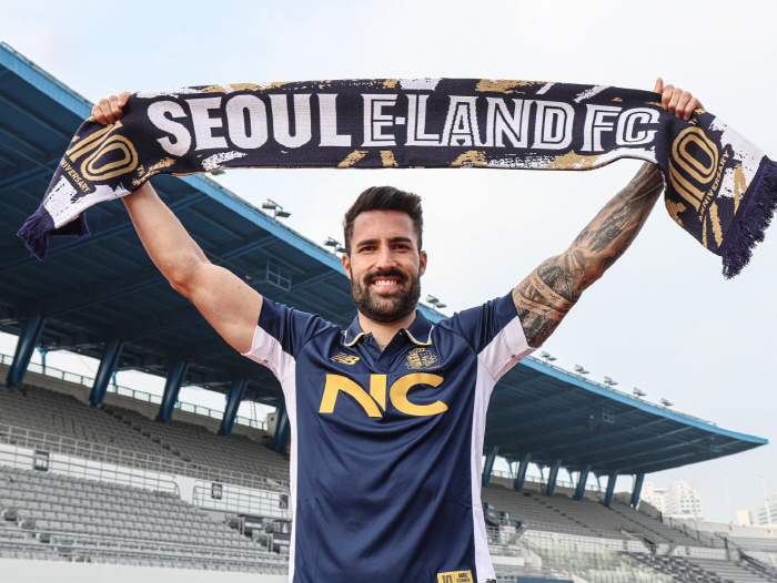 The goal is to become the top scorer! Seoul E-Land recruits front-line striker Lee Hae-ro from Daegu 