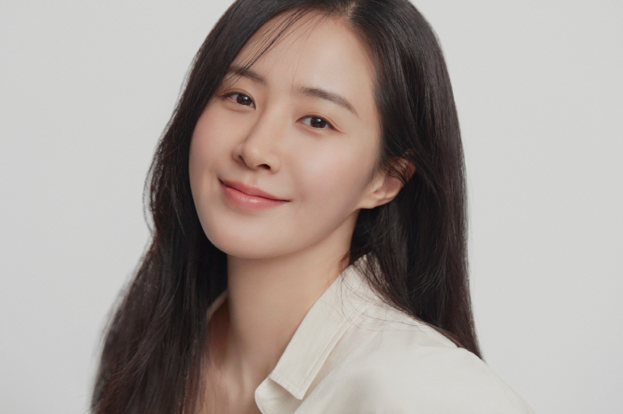 Kwon Yuri’s Diverse Roles and Social Impact Set the Stage for 2025