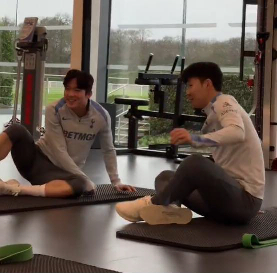 Big twist! Yang Min-hyuk's debut match is imminent, and first-team training appears ahead of the match against Liverpool...Declining League Ends Ranking X Controversy