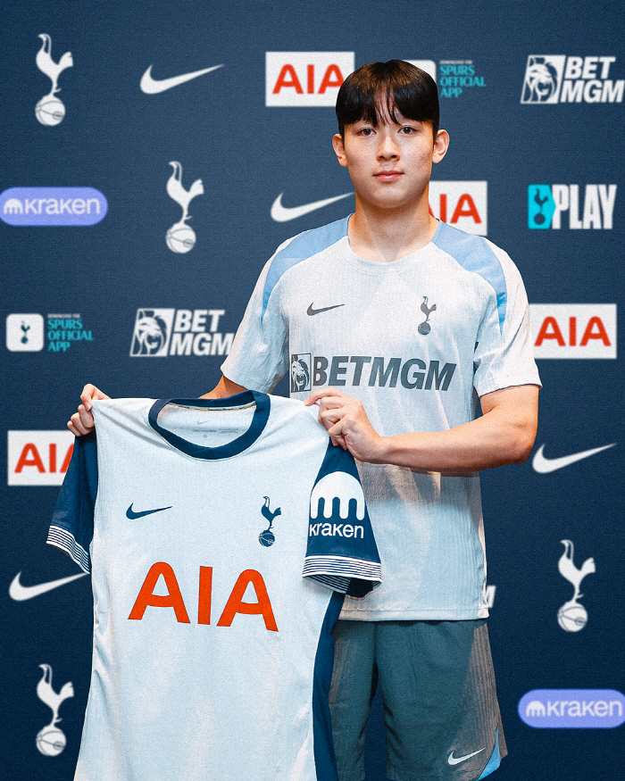 Big twist! Yang Min-hyuk's debut match is imminent, and first-team training appears ahead of the match against Liverpool...Declining League Ends Ranking X Controversy