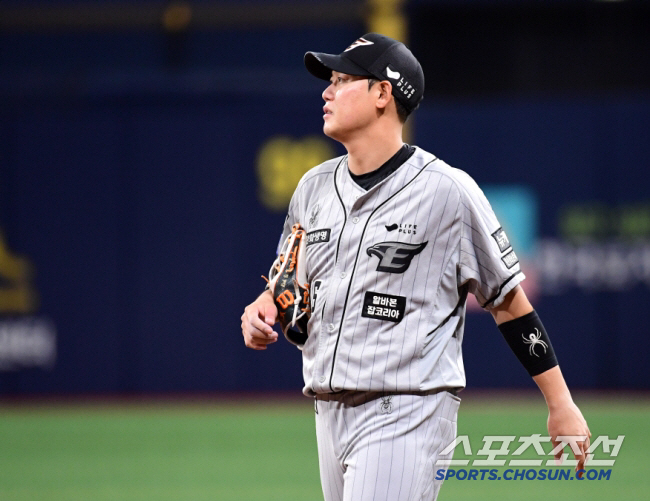  Grade B → Ha Joo-seok, who failed to complete the sat, will eventually remain in Hanwha...a one-year, one-year contract agreement