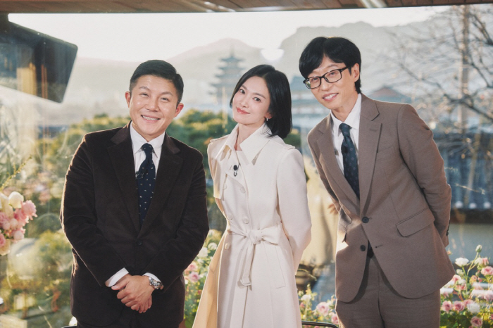 From tail winds to Douglas...Delicateness (Yuquiz), who has been acting for 28 years, even prepared wedding gifts for Song Hye-kyo and Cho Se-ho