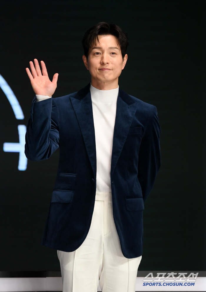  Actor Jung Sung Il trusts and watches