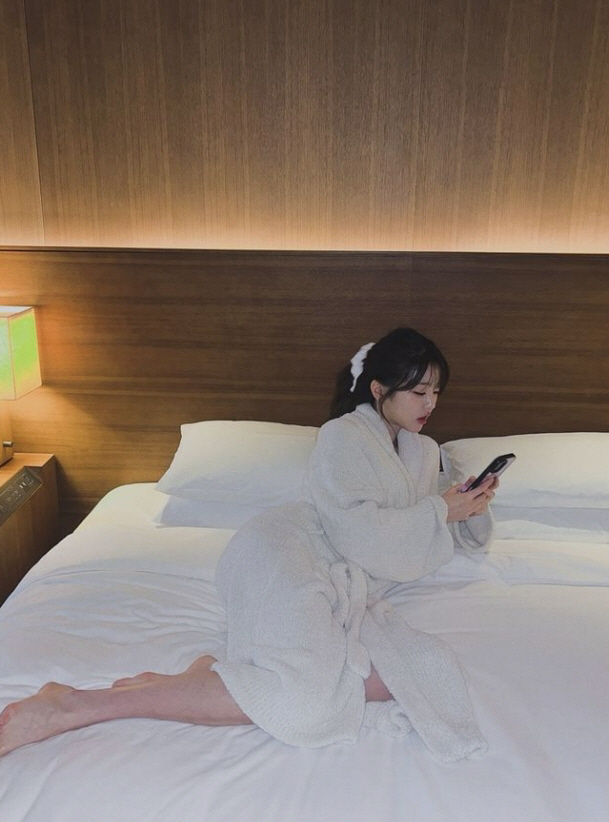  Jang Won Young became bold in the new year..A luxury hotel vacation in a shower