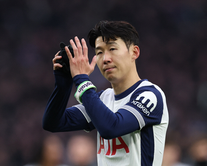 Tottenham's option to extend one year → Son Heung-min's eerie silence.  Media SON's silence, Tottenham's frustration is ongoing