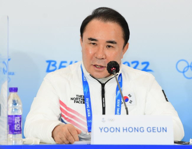 Yoon Hong-geun, chairman of the Skating Union, will not run for the next chairman's election...Leader's Federation Declares Support for President Lee Soo-kyung