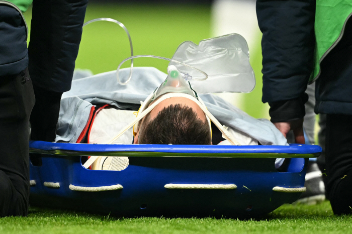 Bentancourt, we're with you captain Son Heung-min, a warm recovery message to a colleague who fell unconscious