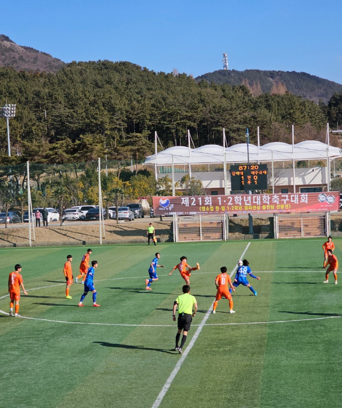  8 goals in the first half  5 goals in the second half, the first win at Mungyeong University with 130 goals