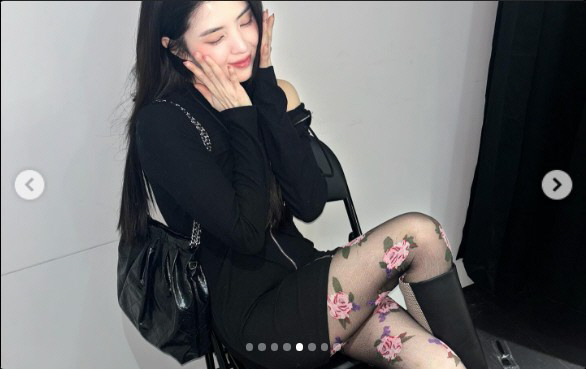 Han Sohee, tattoo or stocking...the beauty of luxury goods that look urgent to buy insurance