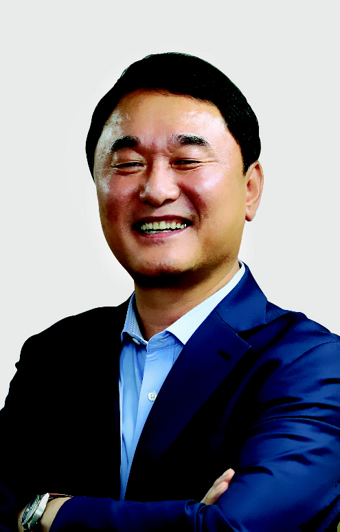 Kang Il-sung, chairman of the Korea Dance Sports Federation, will lead the re-election for four more years