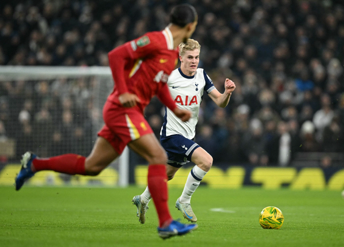 Liverpool captain VanDijk's words to referee after conceding Tottenham 18-year-old Supernova on goal are revealed