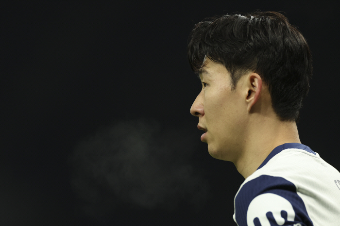 Son Heung-min wanted to renew his contract, Tottenham betrayed, which he believed because there was no negotiation with Tottenham, and SON, which will hurt too much