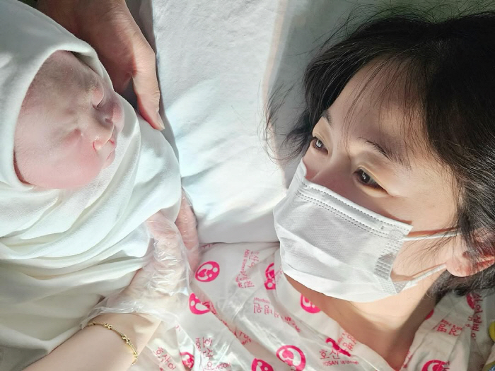 Yoon Jeon-il ♥ Kim Bo-mi, her first daughter on the first day of her life, 2.6kg, and Ttukung met her