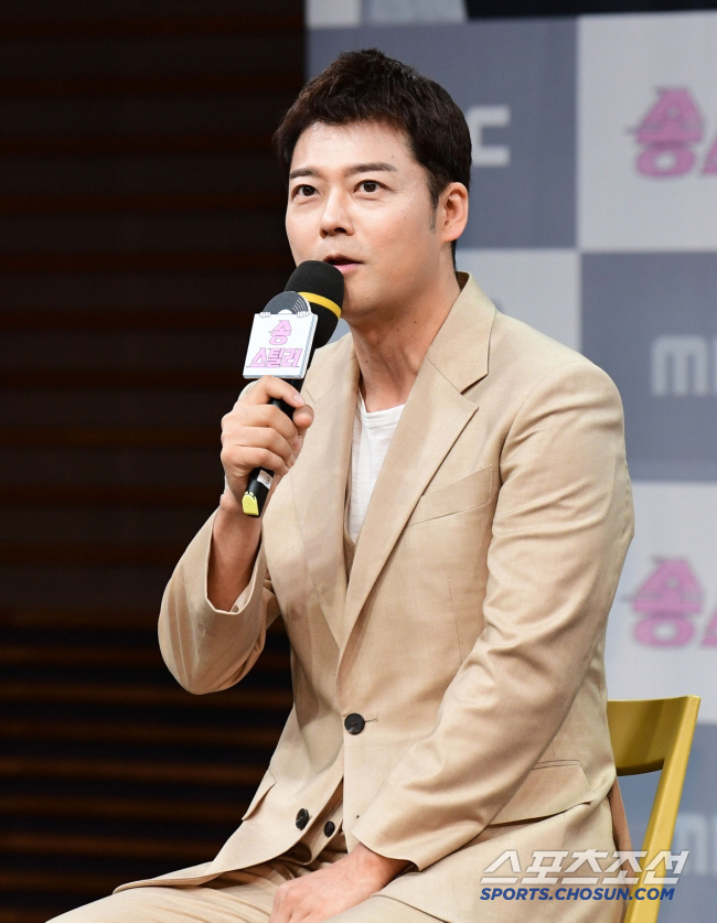 Jeon Hyun-moo, a three-time winner of the media examination, and even a voice actor were recruited Competition ratio 15001 (exhibition)