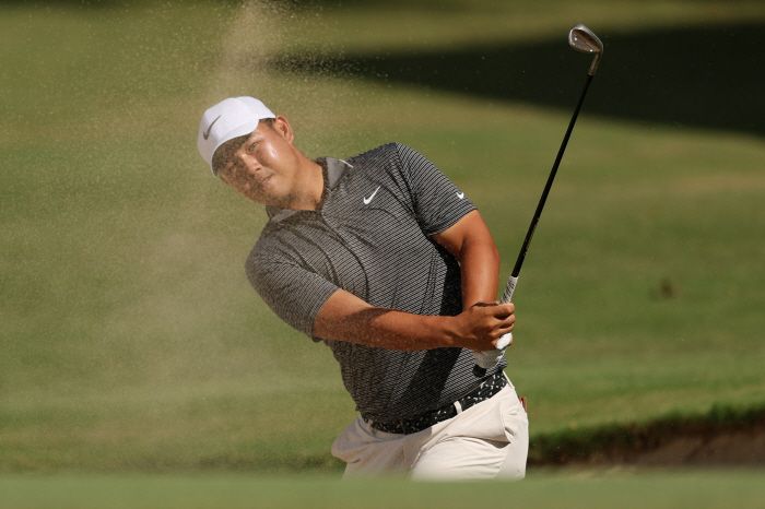 Nightmare Day, where tee shots and putting were all ruined, Kim Joo-hyung challenged to win the Sony Open virtually went up in smoke