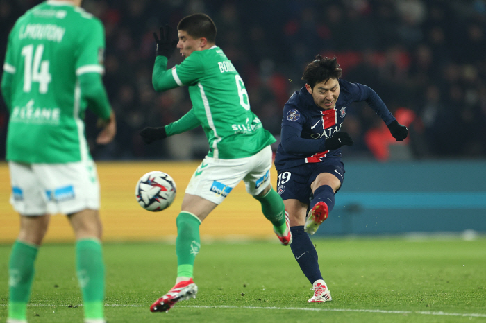 Full-time performance! 3rd assist Lee Kang-in, Dembele multi-goal PSG 2 to 1 new victory...Coordinate the airlift of the LEE midfielder