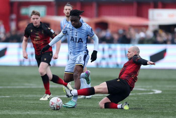 I'm doing it because I'm frustrated! Captain SON stopped the catastrophe, stormy finish goal sun plus extra goal help! Tottenham beat Semi-Pro's fifth division team in a sweaty sweat