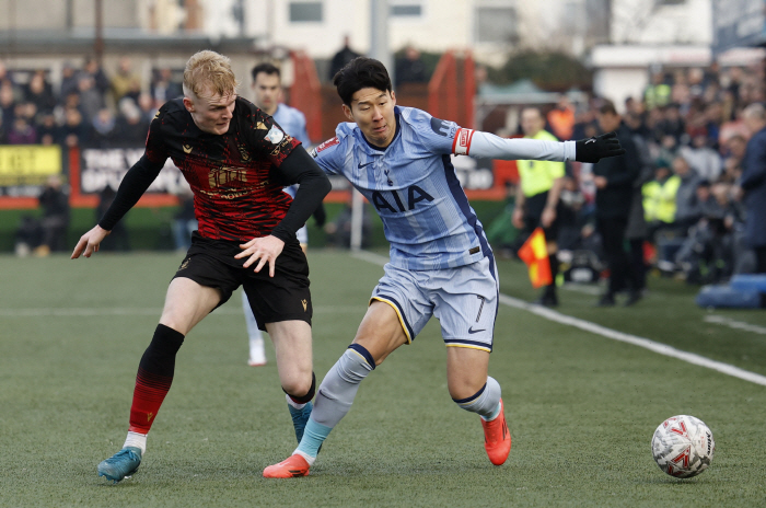 I'm doing it because I'm frustrated! Captain SON stopped the catastrophe, stormy finish goal sun plus extra goal help! Tottenham beat Semi-Pro's fifth division team in a sweaty sweat