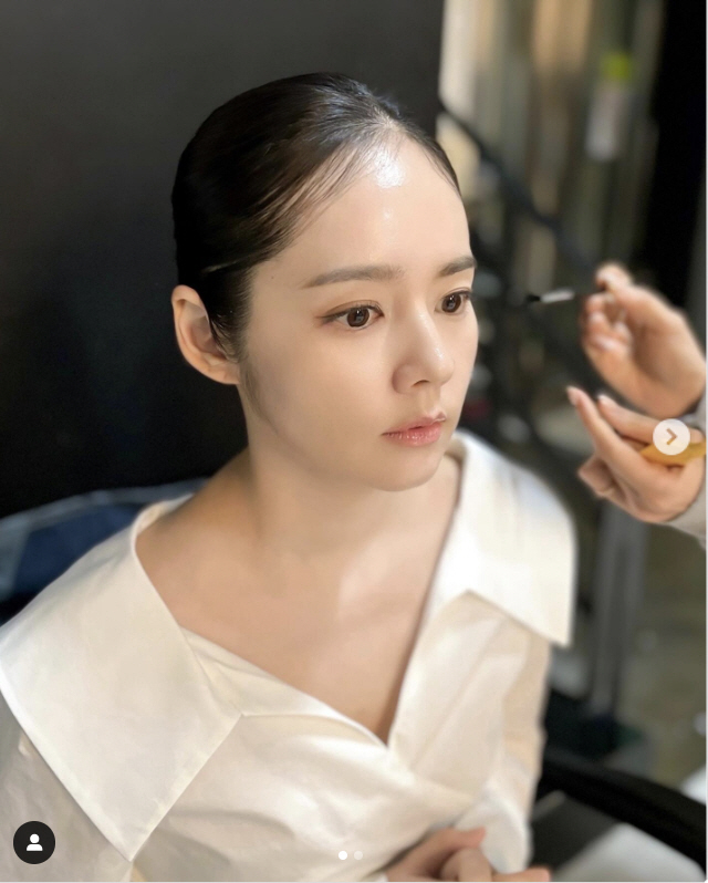 43-year-old Han Ga-in looks beautiful on her day job! ♥ 3rd generation of thieves certified by Yeon Jung-hoon