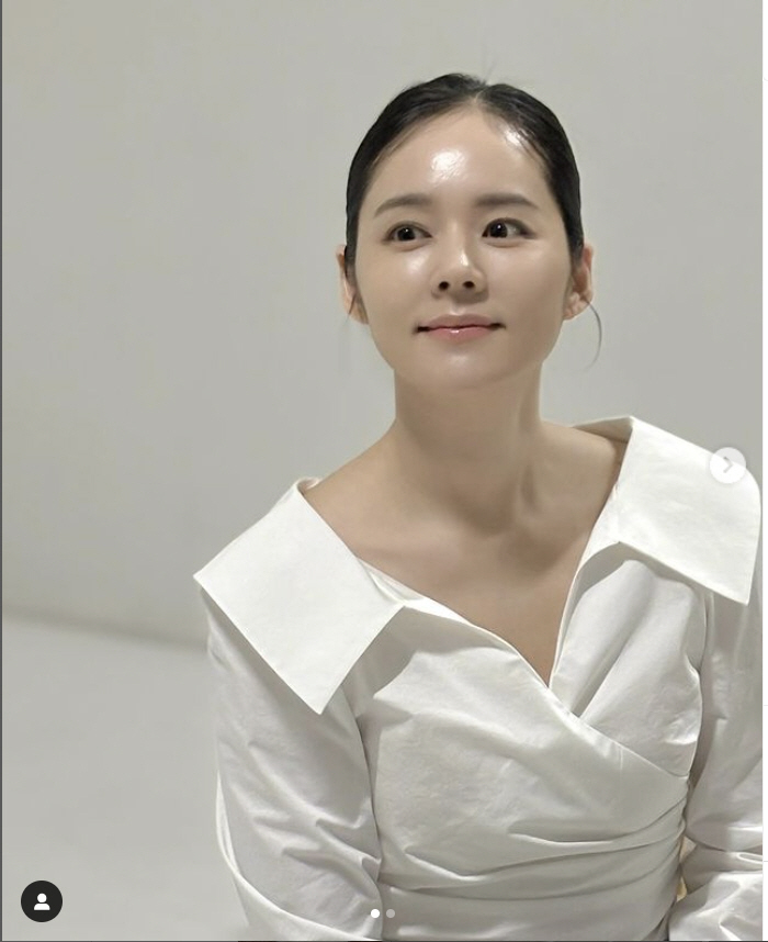 43-year-old Han Ga-in looks beautiful on her day job! ♥ 3rd generation of thieves certified by Yeon Jung-hoon