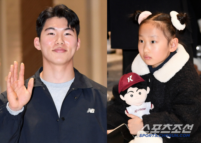 Kim Hye-sung came to the airport to see Kim Hye-sung, a 10-year-old child going to Major League Baseball. 