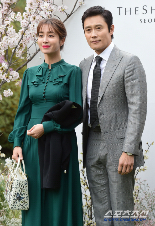 Lee Min-jung's late daughter finds her father like a ghost...♥I hope it's Lee Byung-hun