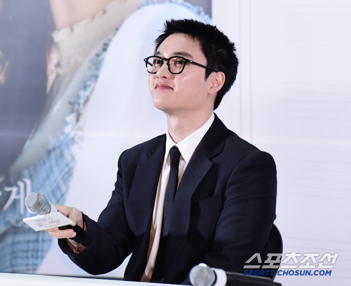  Do Kyungsoo's expression of satisfaction with the movie