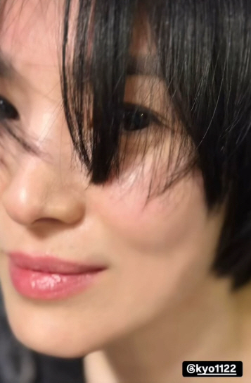 43-year-old Song Hye-kyo's unhumiliating close-up shot..Baby skin with no pores