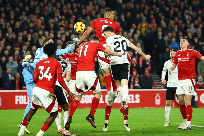 Jota, very good Liverpool Diogo Jota, 3 seconds cut to goal after putting in against Nottingham. Liverpool Sets New Club Record